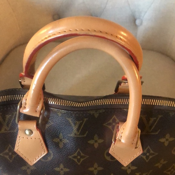 COPY - Sales 🔥$525 Louis Vuitton Monogram Alma - Picture 11 of 13